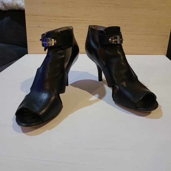 Booties - Picture 4 of 6